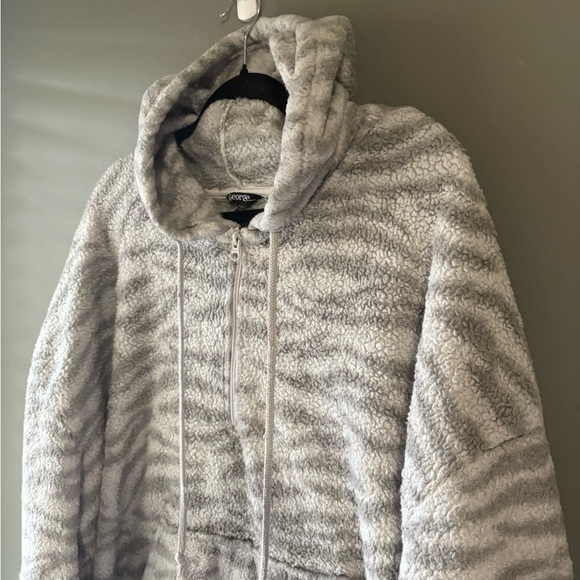 George XXL printed sherpa hoodie featuring a zebra print and a quarter-zip - Picture 4 of 7